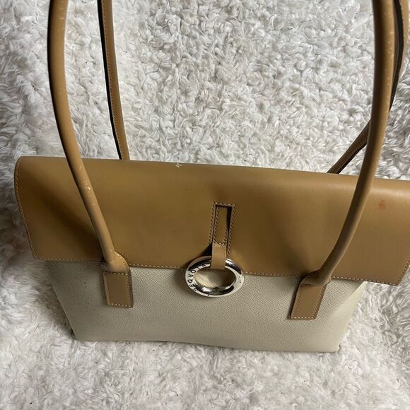 Sequoia Elegant Synthetic Tan and Cream large shoulder bag silver tone hardwares - Picture 5 of 11